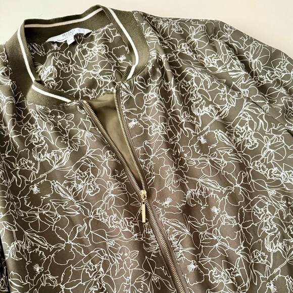 PENTAGONE Stylish Bohemian Olive Green Floral Women's Lightweight Jacket XL - Picture 3 of 4